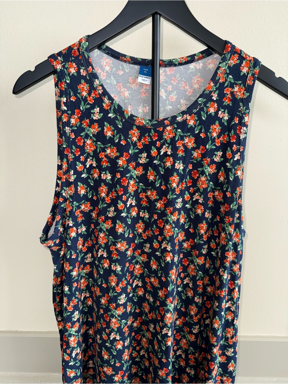 Old Navy Navy Floral Scoop Neck Tank with Red Blossoms